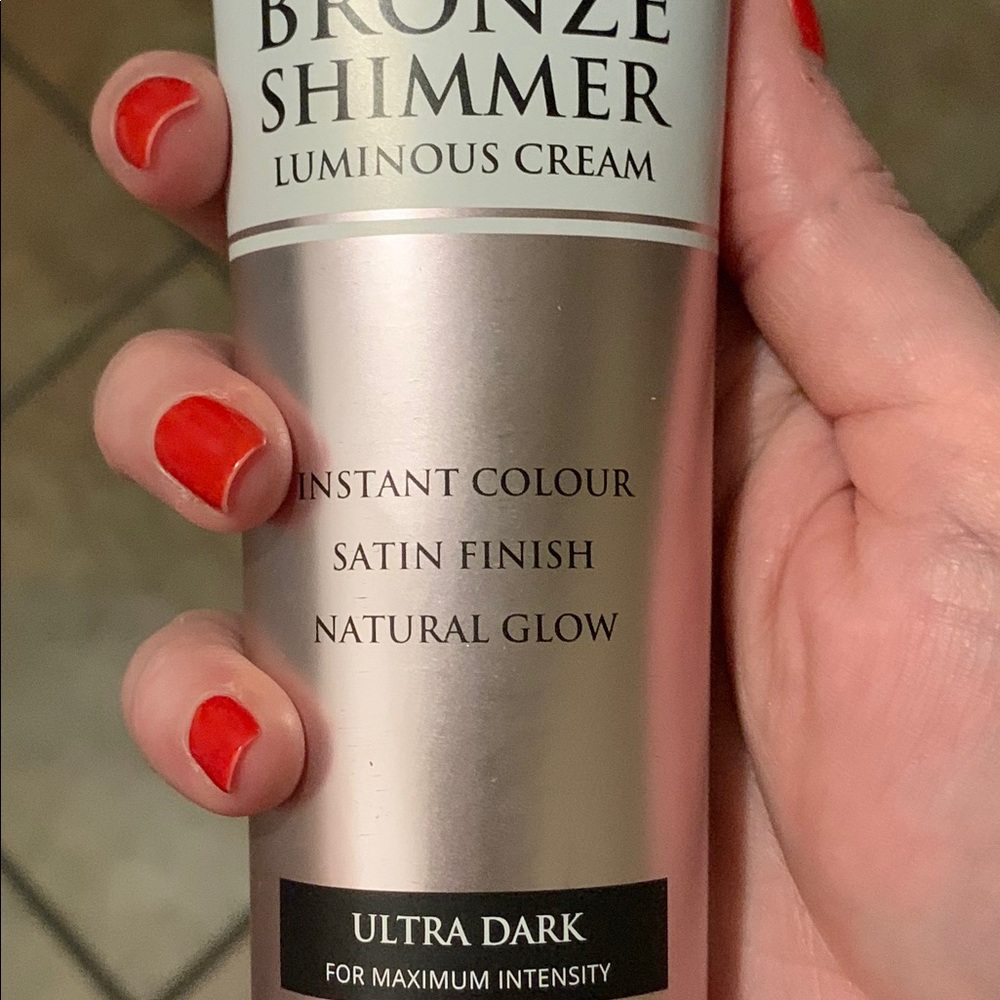 Loving Tan Bronze Shimmer Luminous Cream